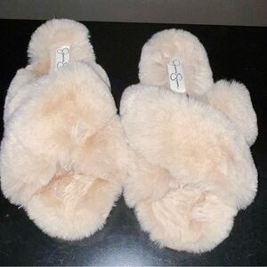 Cozy Cream Faux Fur Slippers